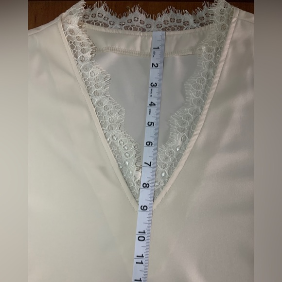 Short sleeve Lace V-neck Size Small *NEW* - Picture 7 of 7